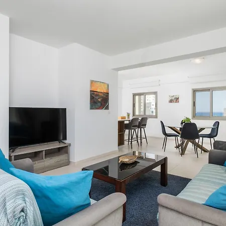 Apartament Downtown Sea View Penthouse Larnaca