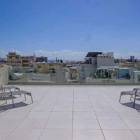 Downtown Sea View Penthouse 아파트 라르나카
