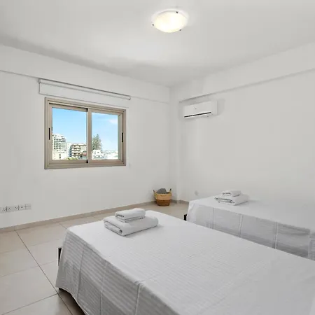 Downtown Sea View Penthouse Lárnaka