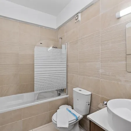 Downtown Sea View Penthouse *